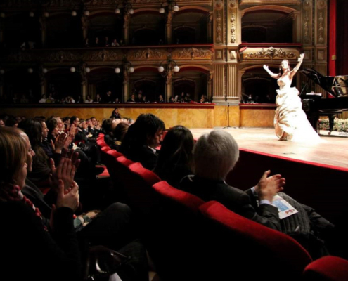 Corsi e Lezioni Canto | Una Voce Sana è Bella